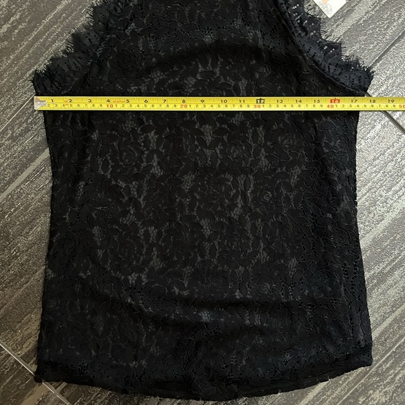 NWT Lace tank top - Picture 2 of 9